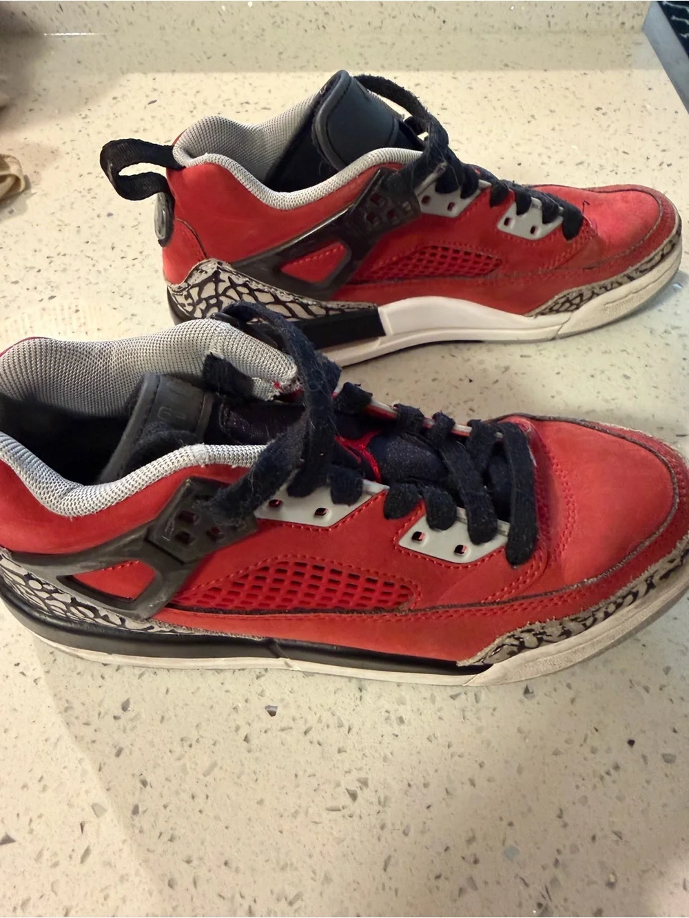 Air Jordan Spizike Low Toro Red Black Youth 4Y FQ3950-600